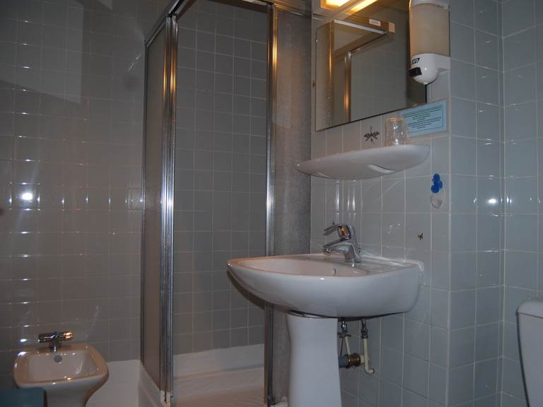 DWC hôtel Jean Bart 2 étoiles paris 6